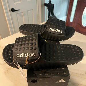 Men’s Adidas 360 Rec Black Adissage Slide Sandals with Branded Strap

NWT